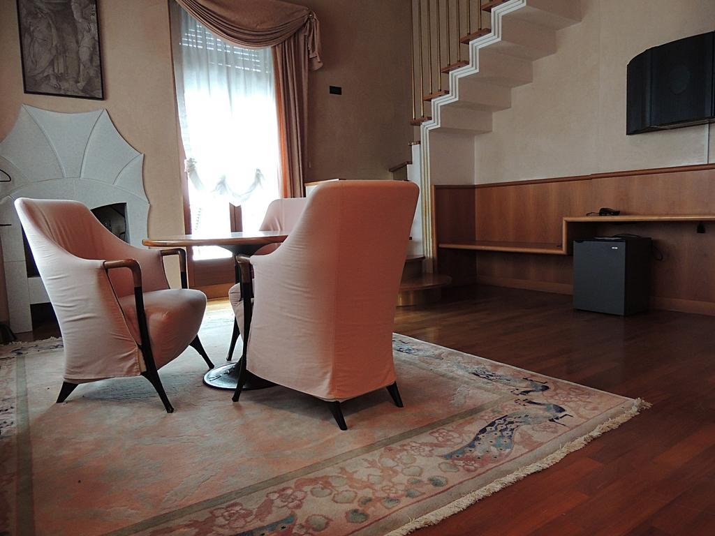Grand Hotel Astoria Лавароне Экстерьер фото